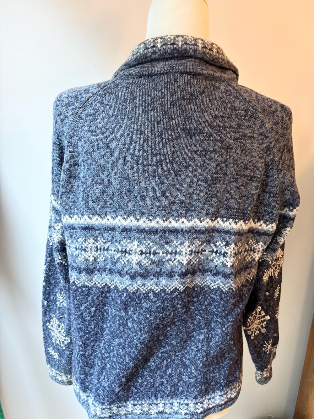 Tiara International Snowflake Embellished Cardigan Jacket Size Medium Beaded - Picture 4 of 10